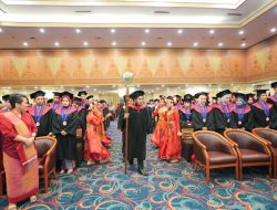 Wisuda ke-25 Tri Bhakti Business School: Semangat Nasionalisme dan Keberhasilan Akademik