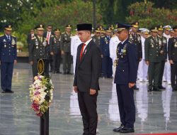 Dihadiri Wapres Gibran, Upacara Hari Pahlawan Tanpa Kedip