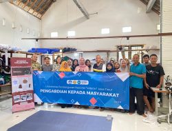 Dosen Informatika UPN Veteran Jawa Timur Dukung Digitalisasi Promosi dan Pemasaran Konveksi Agung Collection di Bojonegoro
