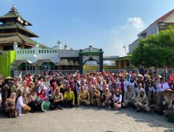 Puluhan Kader Kesehatan (KSH) Kelurahan Benowo Gelar Aksi Peringatan Hari Pahlawan 10 November dan Gebyar PSN