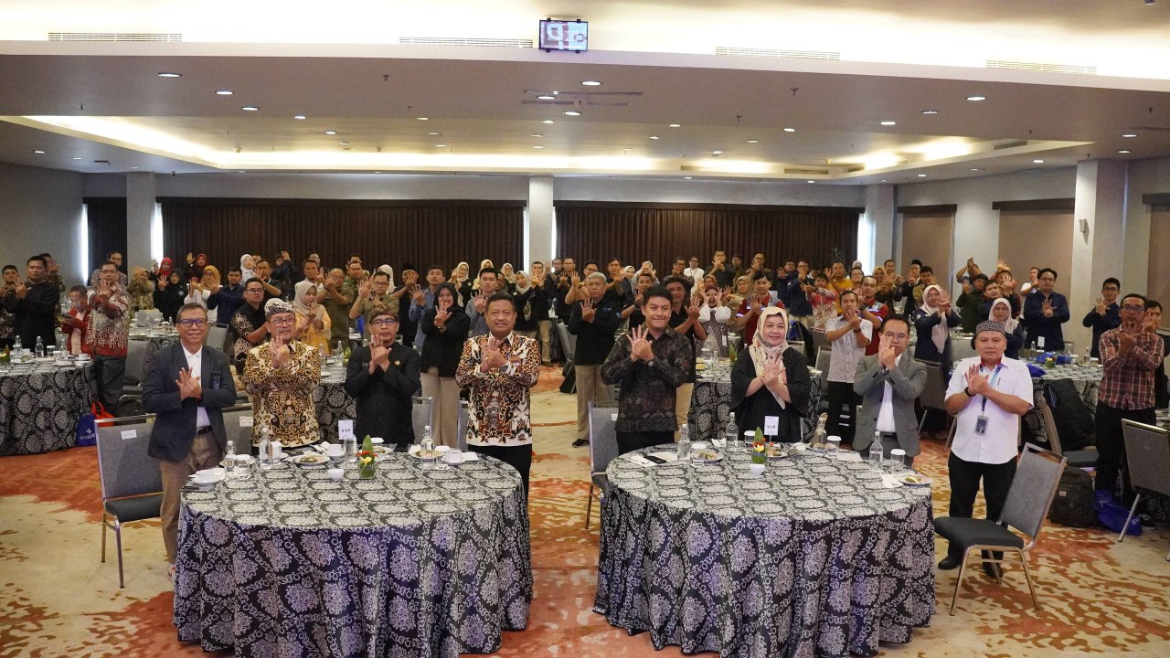 Dorong Literasi Digital Pendidik, Telkom Hadirkan IDL 2025 di Cirebon