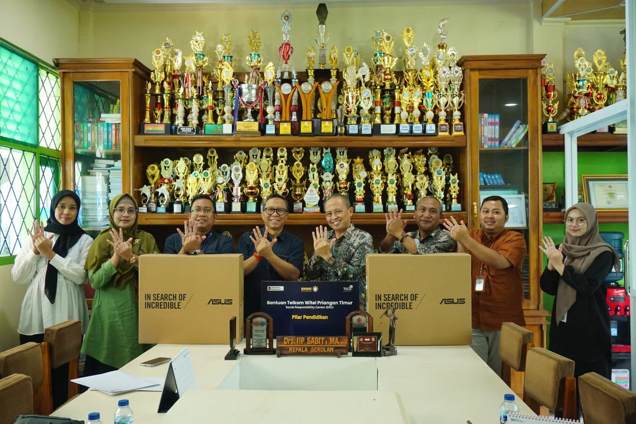Telkom Witel Priangan Timur Percepat Transformasi Digital di SMK Patriot Ciawigebang