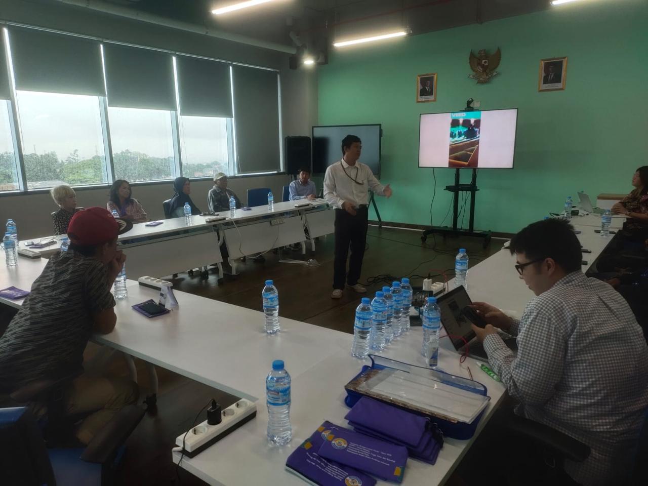 Uji coba literasi digital anti-pembajakan film di Bandung digelar oleh Dr. Daniel Susilo, Visiting Researcher  INTI International University Malaysia