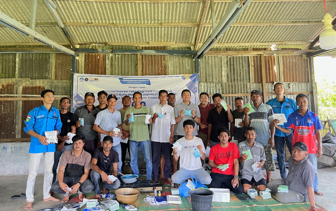 Nelayan Lhok Kuala Bubon Antusias Ikuti Workshop Pembuatan Ice Gel untuk Jaga Mutu Ikan