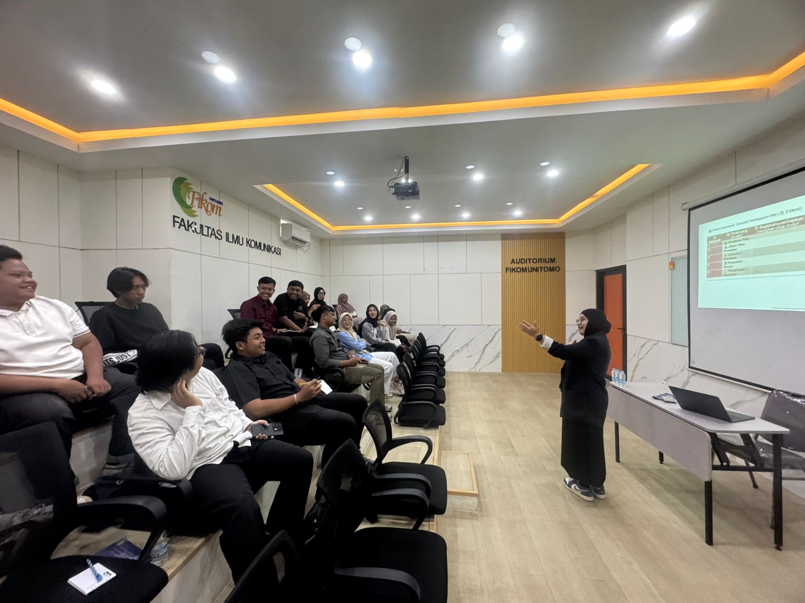 Literasi Digital Lawan Pembajakan Film Hadir di Surabaya