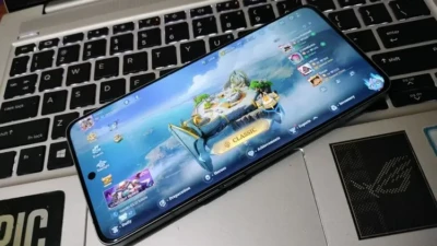 Ilustrasi bermain game Mobile Legends