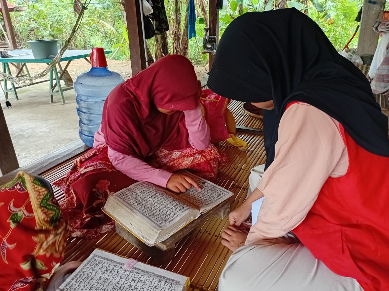 Bimbingan Ngaji di Desa Wanio: Upaya Mahasiswa KKNT Unhas Gel. 114 Tanamkan Nilai-Nilai Qur’ani Sejak Dini