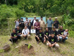 Dorong Penguatan Hutan Rakyat, KTH Ngudi Rahayu Magelang Terima Sertifikat SVLK dari Program Lio Collection
