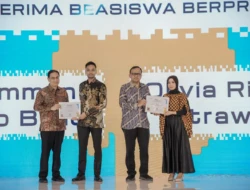 Harumkan Nama UNAIR, Mahasiswa FISIP Sabet Gelar Awardee Berprestasi Nasional dari Kementerian Komdigi
