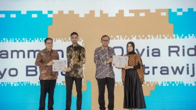 Mahasiswa program Pascasarjana FISIP UNAIR, Olivia Ridheta Citrawijaya, sukses meraih predikat Awardee Beasiswa Komdigi Berprestasi 2025