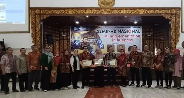 Kegiatan seminar nasional Universitas Dharma Aub
