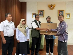 Telkom Salurkan Bantuan Perangkat Digital, Perkuat Akses Pembelajaran di Sekolah Jakarta Barat