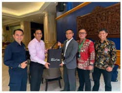 Rayakan HUT ke-61 Telkom, GM Telkom Witel Jakarta Inner Sambangi The Ritz-Carlton Mega Kuningan, Rajut Sinergi Digital untuk Industri Hospitality