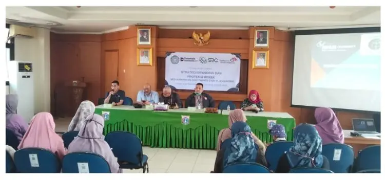 Suasana Pelatihan Pembinaan UKM bertema "Strategi Branding dan Merek: Mengamankan Aset Bisnis dari Plagiarisme" di Aula Kelurahan Sukabumi Utara, Jakarta Barat, yang digelar Telkom Witel Jakarta Inner.